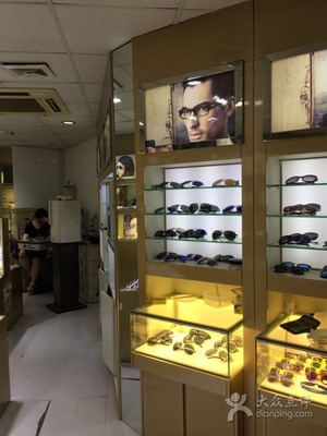 新视界眼镜店（百联徐汇店） 科技感与专业验光，定义沪上配镜新体验